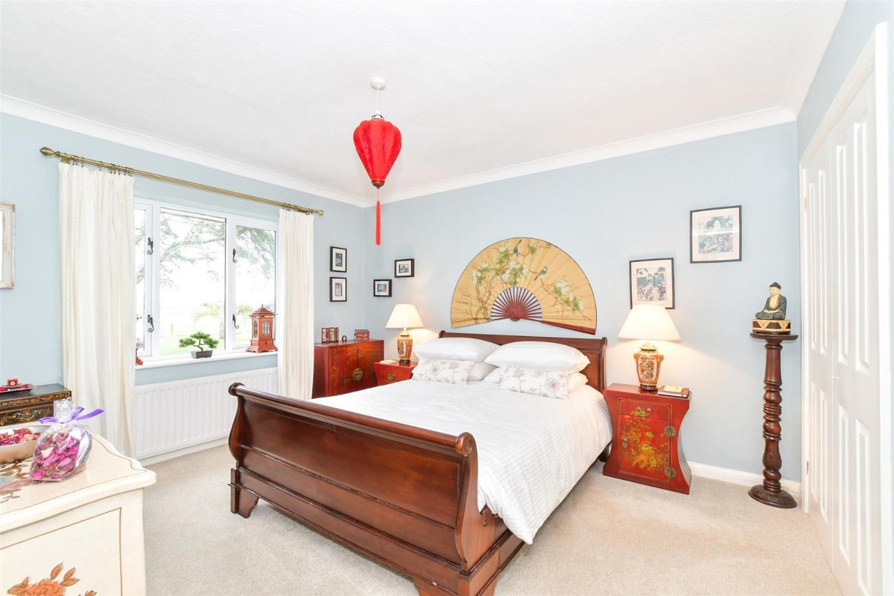 Stay At 'The Elms' In Tranquil Church Norton, Selsey - Ground Floor Bedroom, Own Private Bathroom, Quiet Beach, 2 Acre Garden By The Sea, On Edge Of Wildlife Nature Reserve Exterior photo