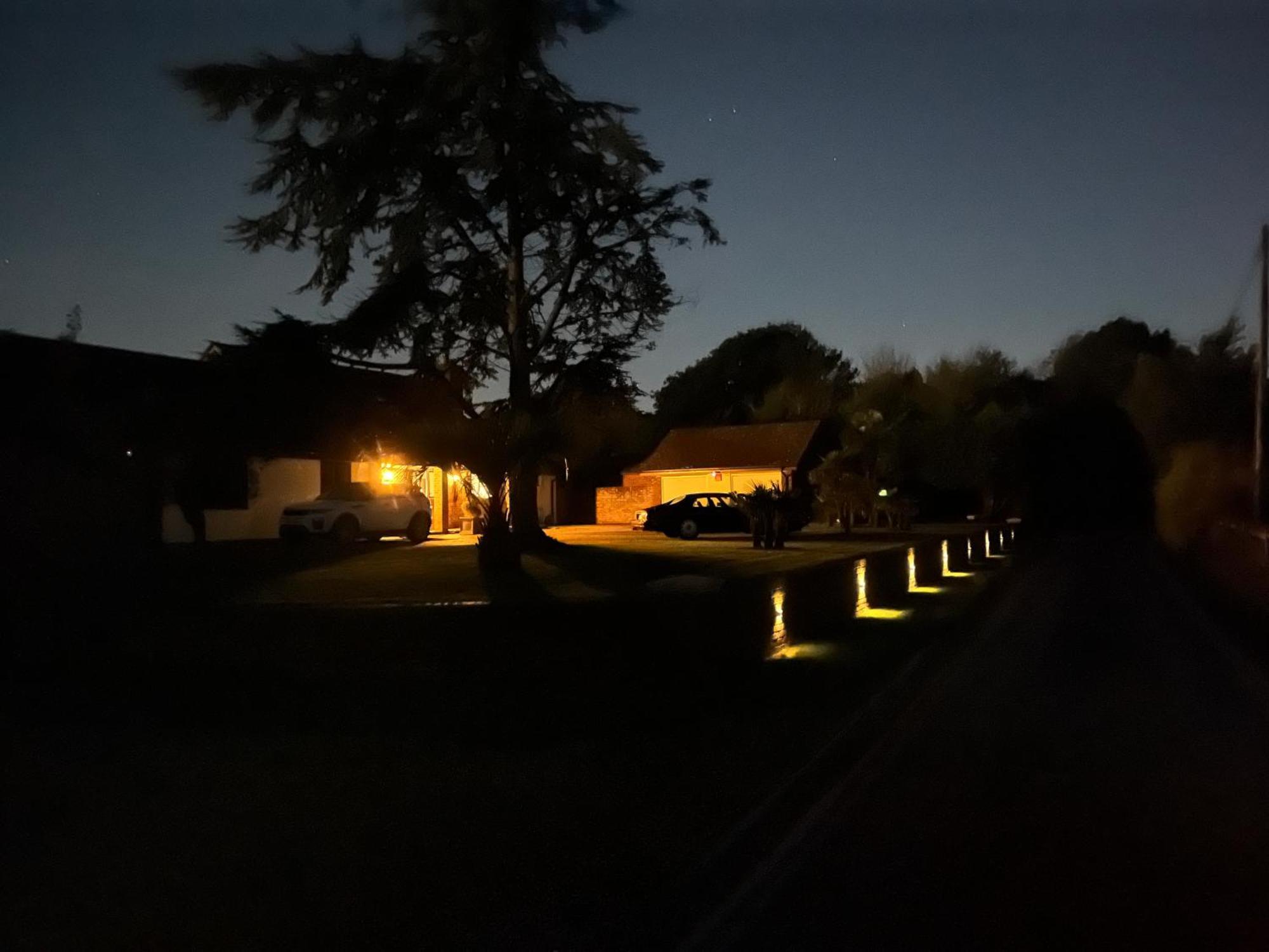 Stay At 'The Elms' In Tranquil Church Norton, Selsey - Ground Floor Bedroom, Own Private Bathroom, Quiet Beach, 2 Acre Garden By The Sea, On Edge Of Wildlife Nature Reserve Exterior photo
