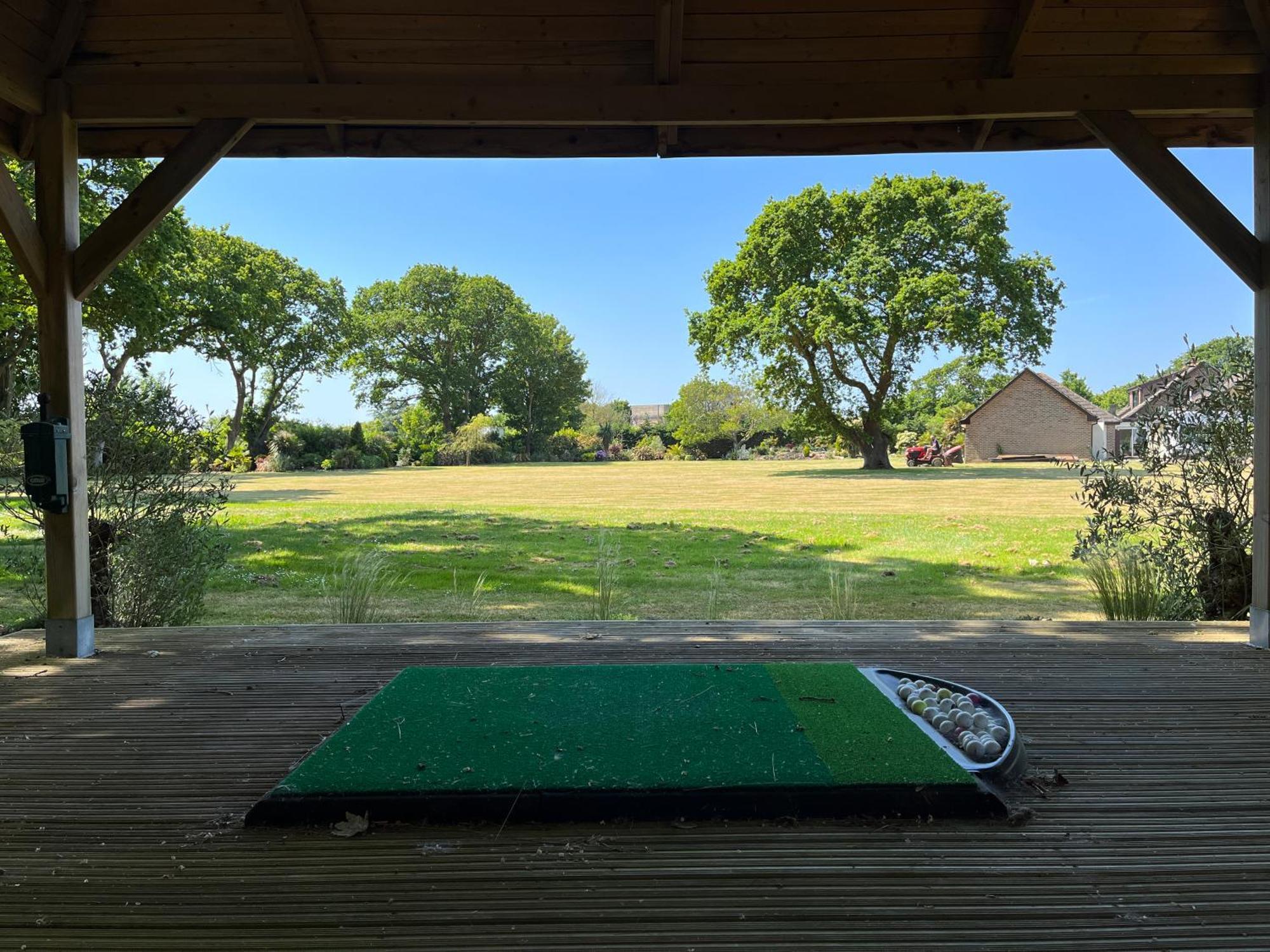 Stay At 'The Elms' In Tranquil Church Norton, Selsey - Ground Floor Bedroom, Own Private Bathroom, Quiet Beach, 2 Acre Garden By The Sea, On Edge Of Wildlife Nature Reserve Exterior photo